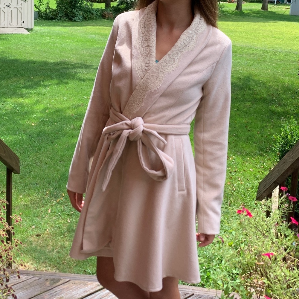 Rye Tan Lace Dress Coat Tie w Lace Deatils